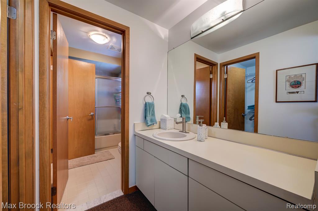 6324 ROSE Boulevard, West Bloomfield, MI — Photo 35