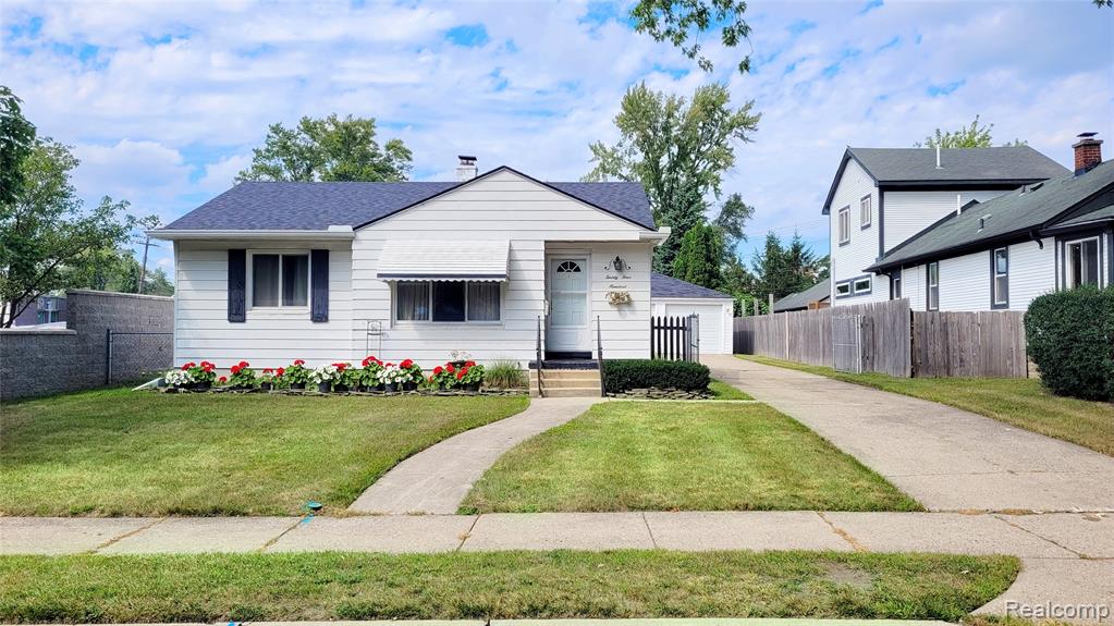2400 Oxford Road, Berkley, MI 48072
