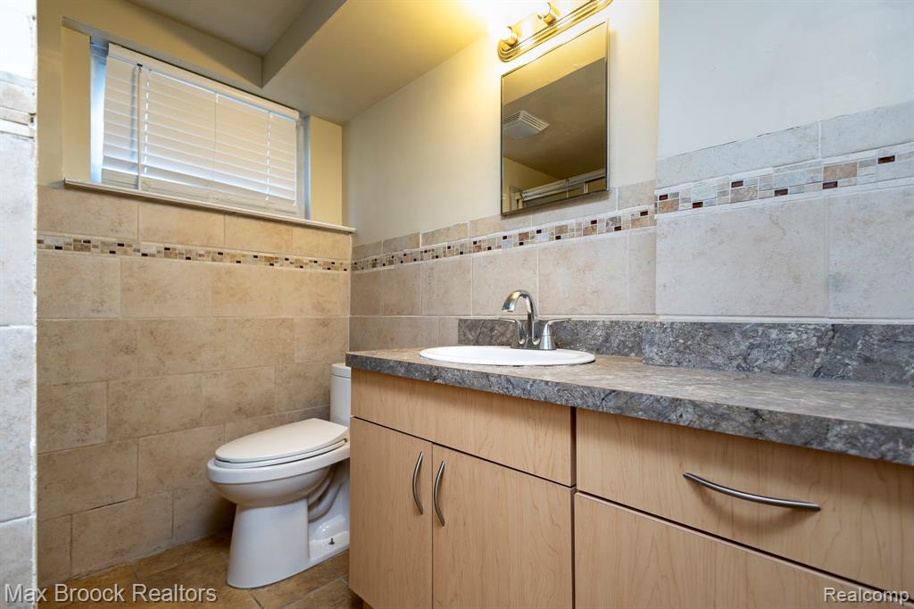 4829 WOLGAST Drive, Warren, MI 48092 — Photo 22