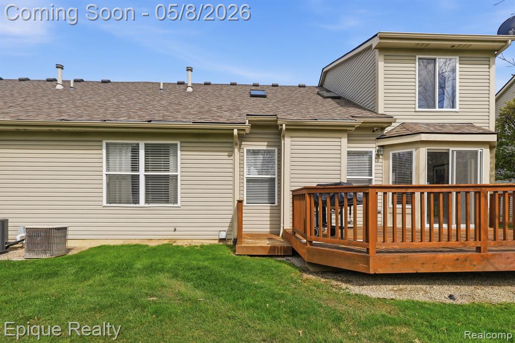 753 Woodhaven Drive, Commerce Twp, MI 48390 — Photo 37