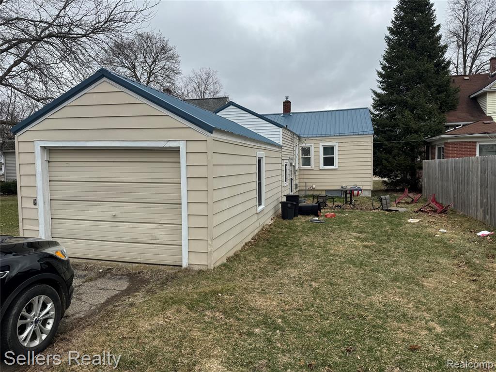 179 Bancroft Street, Imlay City, MI 48444 — Photo 2