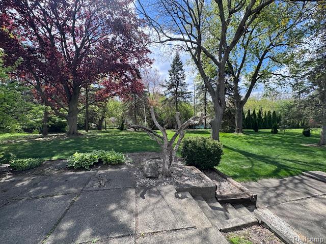 2712 Rambling Way, Bloomfield Hills, MI 48302 — Photo 27