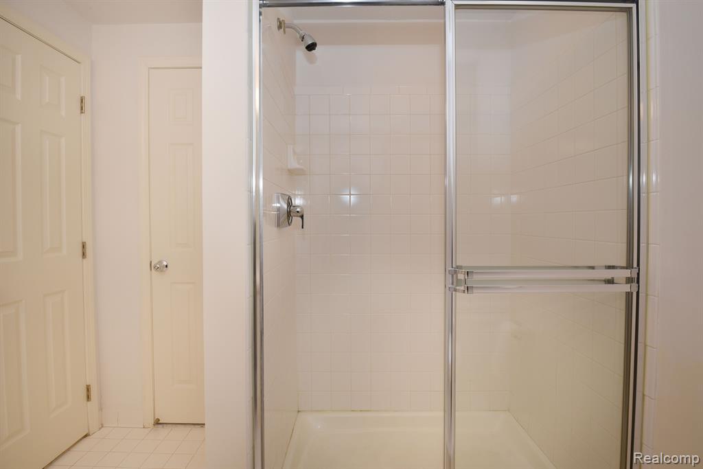 4074 Cranbrook Court, Bloomfield Hills, MI 48301 — Photo 39