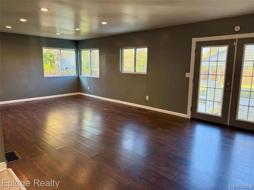 4405 Pengelly Road, Flint, MI 48507 — Photo 7