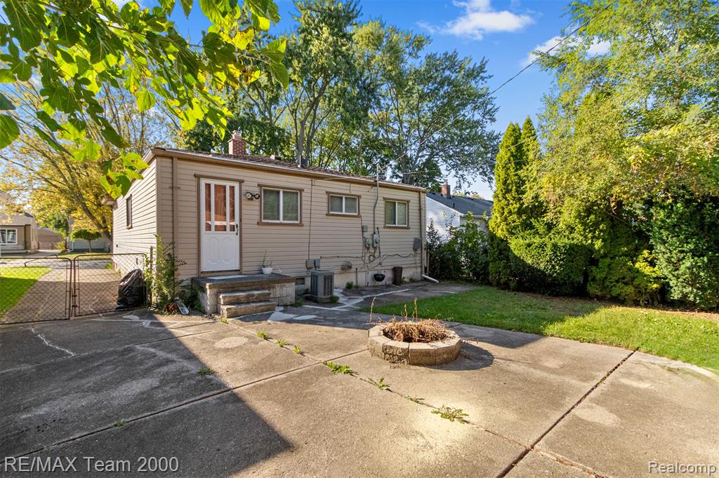 4479 Kingston Street, Dearborn Heights, MI 48125 — Photo 25