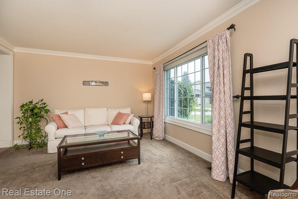 42514 Freeport Drive, Sterling Heights, MI 48313 — Photo 8