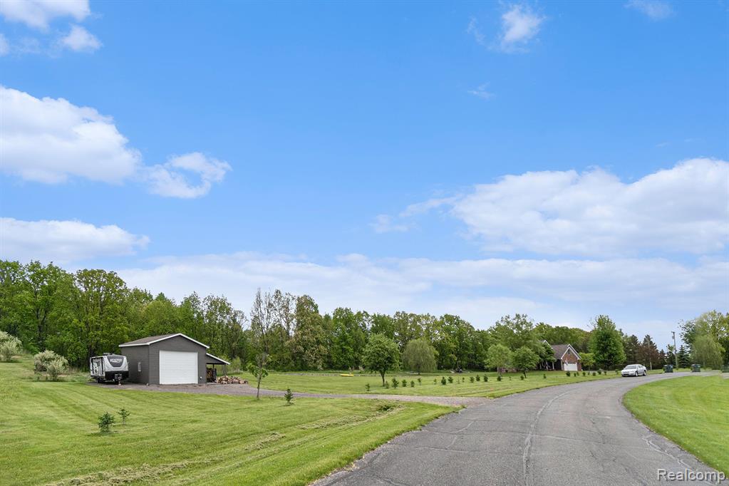 4024 AUSTIN Court, Lapeer, MI 48446 — Photo 34