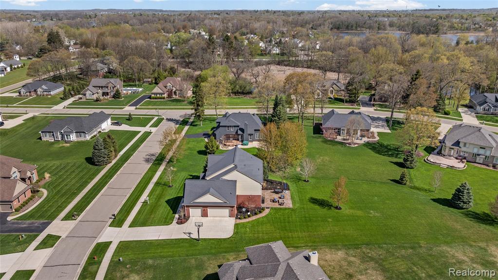 801 Watersmeet Drive, Oxford, MI 48371 — Photo 9