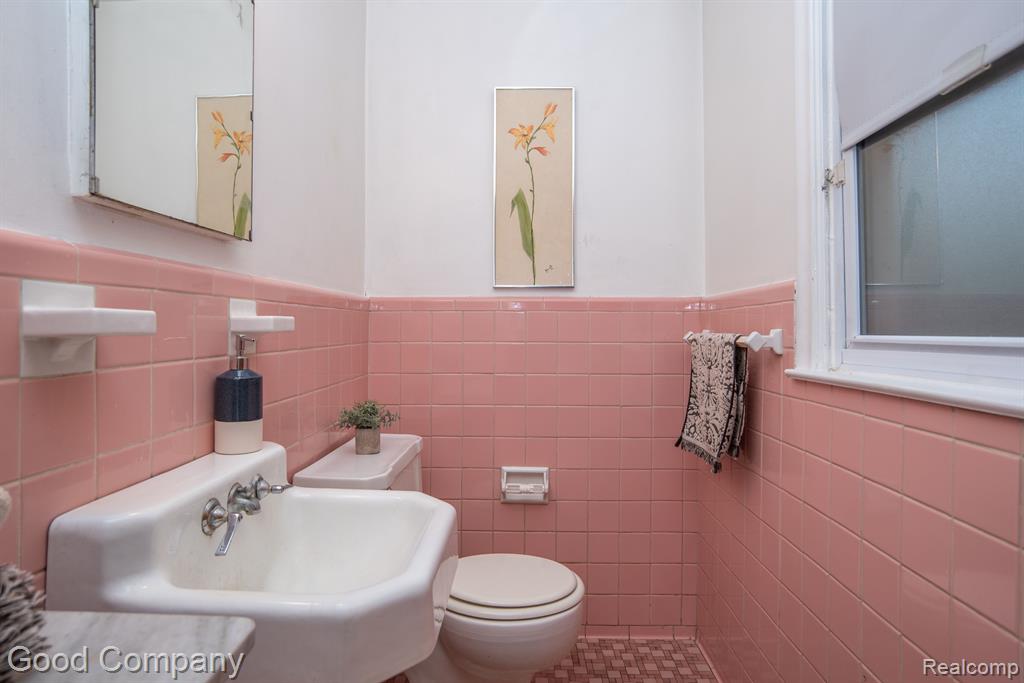2564 WOODSTOCK Drive, Highland Park, MI 48203 — Photo 13