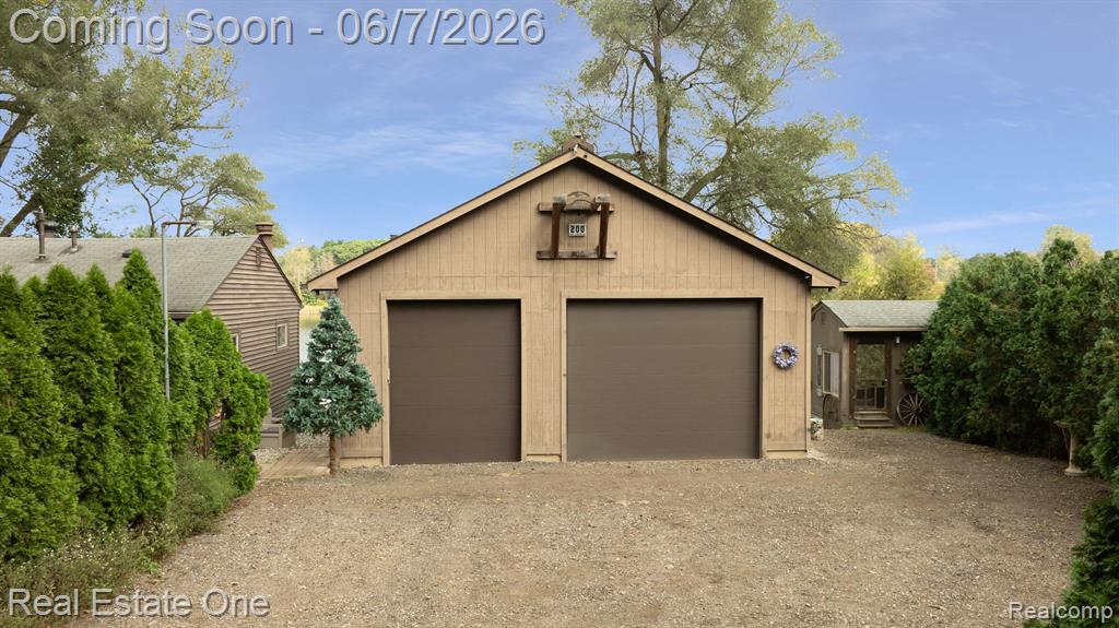 200 E CANYON Drive, Milford, MI 48380 — Photo 73