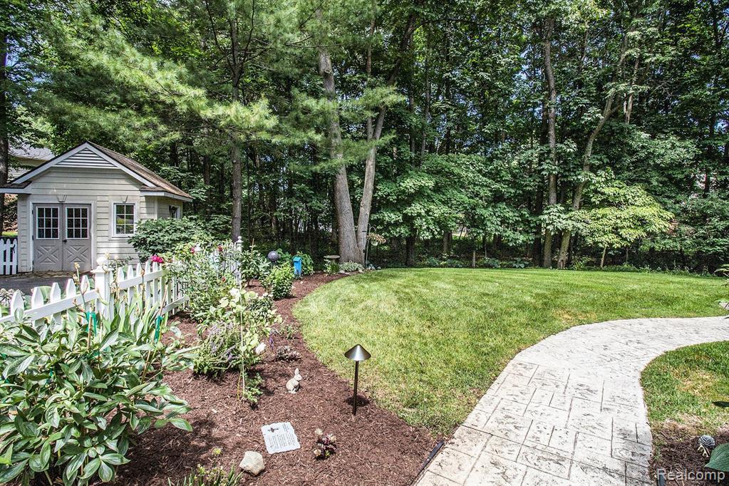 5259 PINEWOOD Drive, Brighton, MI 48116 — Photo 58