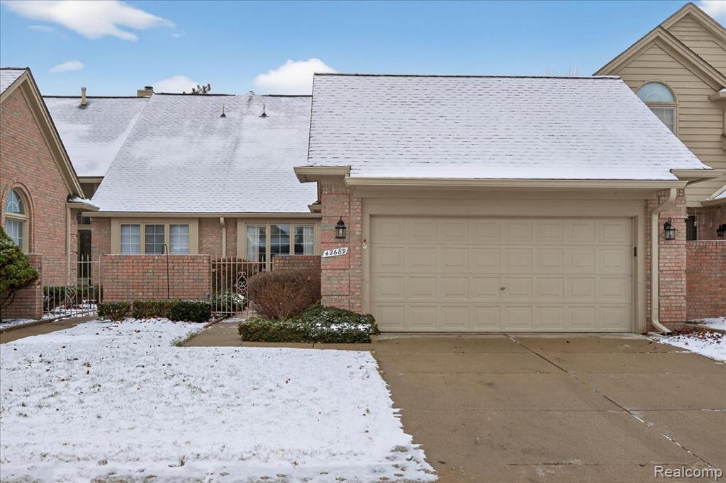 42689 Jason Court, 107, Sterling Heights, MI 48313 — Photo 4