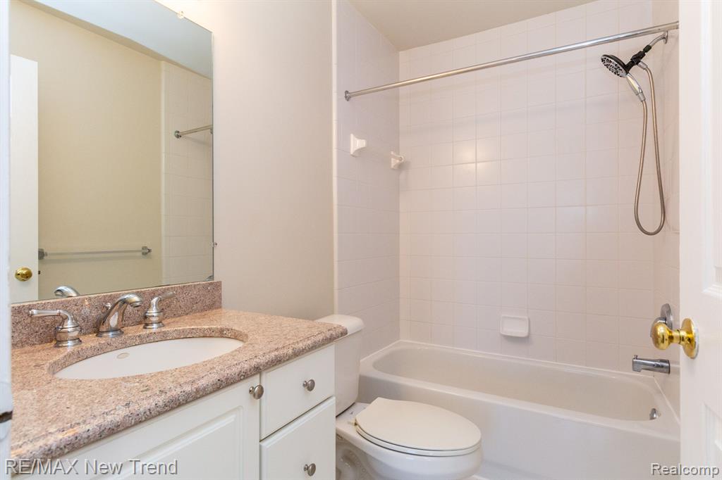 1611 E LAKEVIEW Lane, Canton, MI 48187 — Photo 24