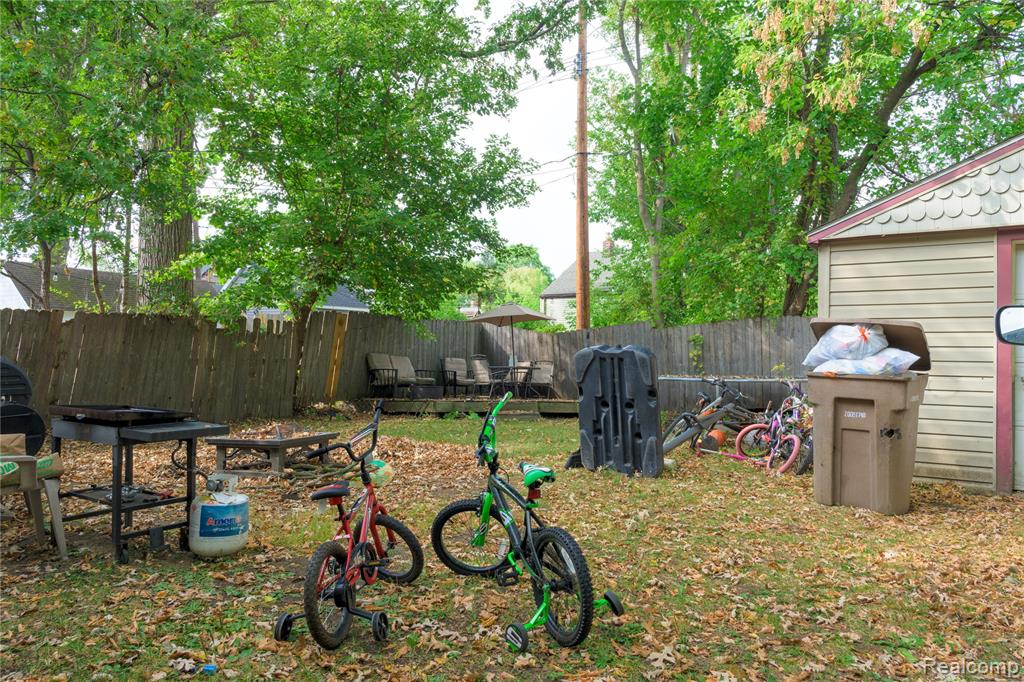 667 Raskob Street, Pontiac, MI 48340 — Photo 13