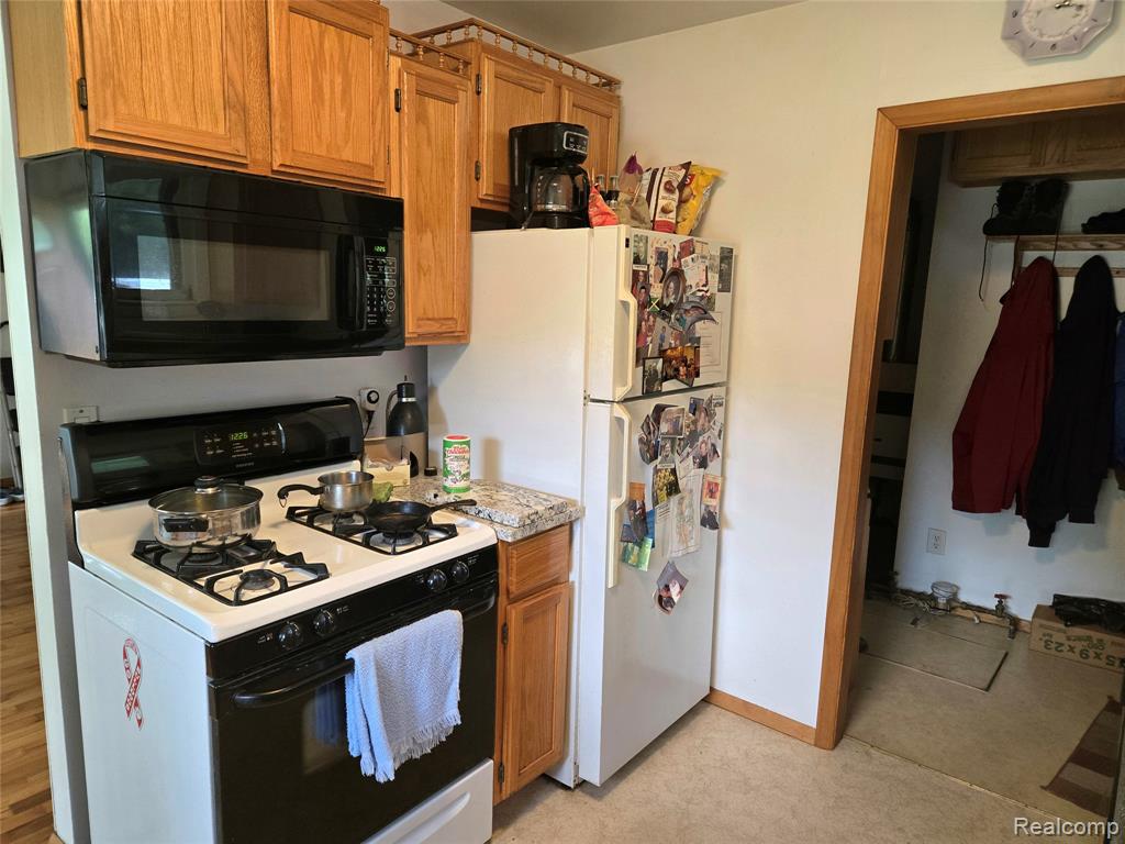 3433 W Mott Avenue, Flint, MI 48504 — Photo 12