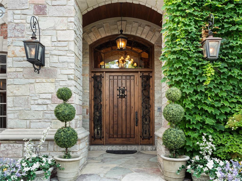 2756 Turtle Bluff Drive, Bloomfield Hills, MI, 48302