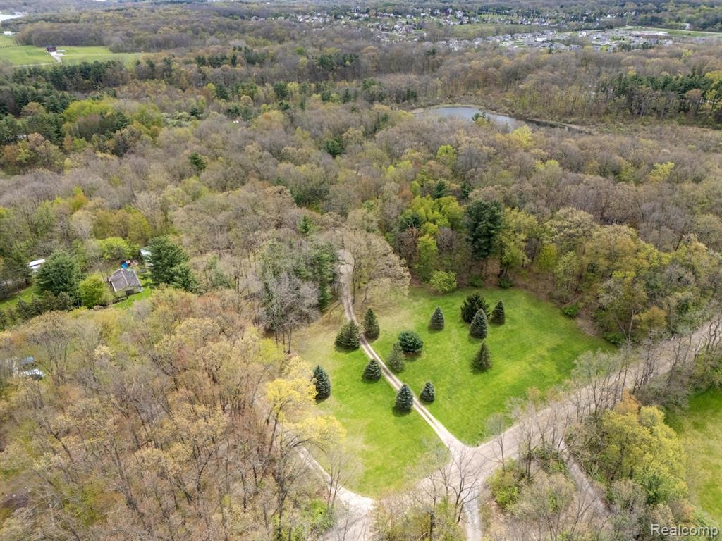 2700 N Hacker Road, Howell, MI 48855 — Photo 4
