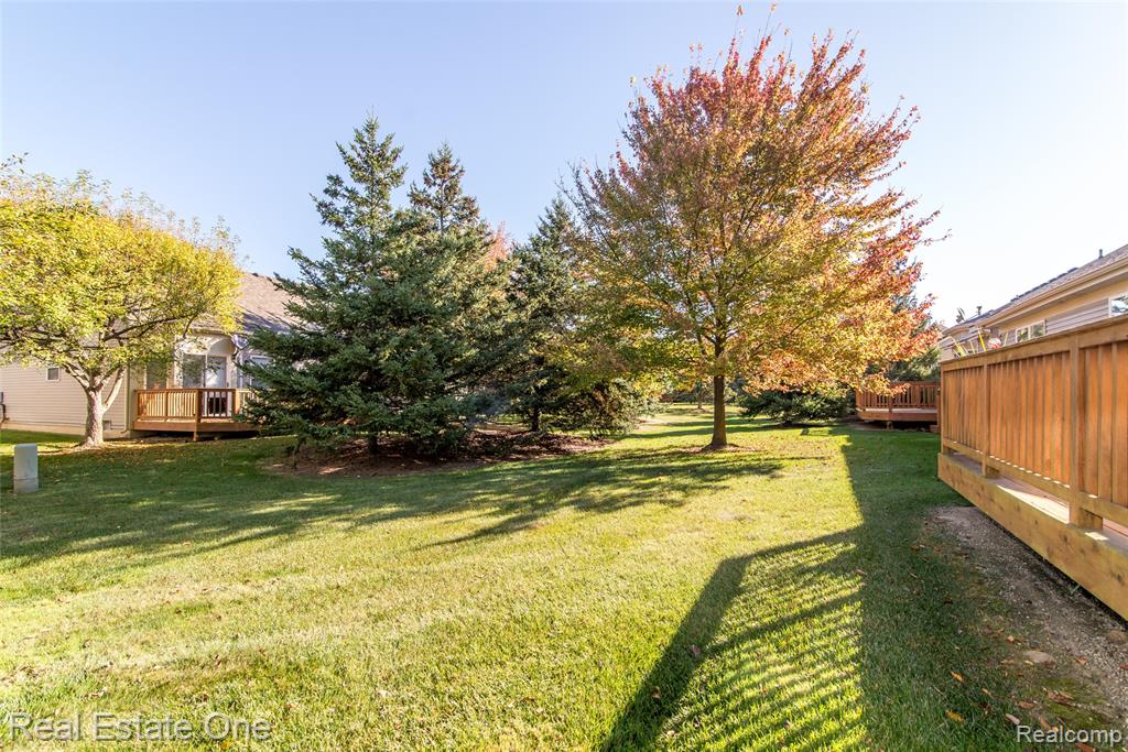 568 Woodhaven Drive, Walled Lake, MI 48390 — Photo 11