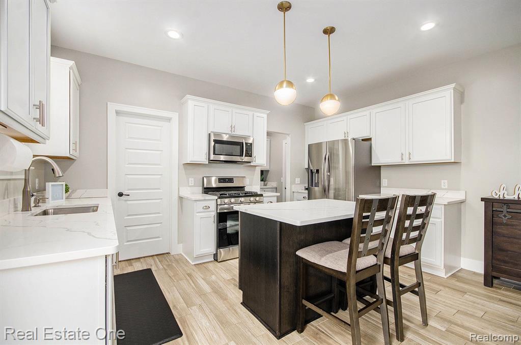 47618 VIOLA Lane, New Baltimore, MI 48047 — Photo 8