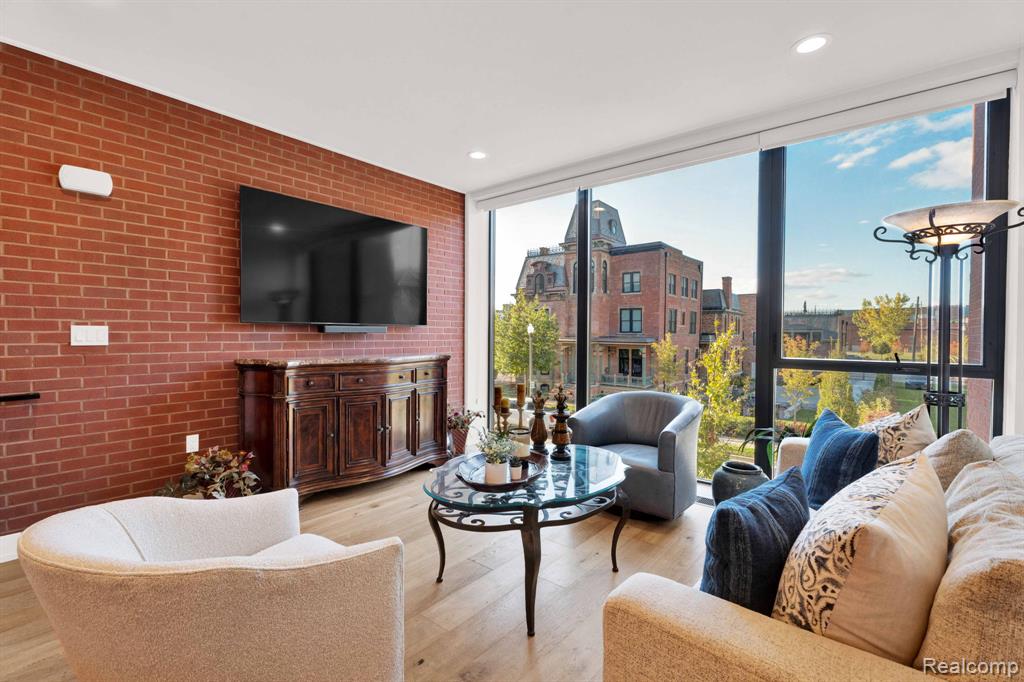 246 Edmund Place, Detroit, MI 48201 — Photo 16