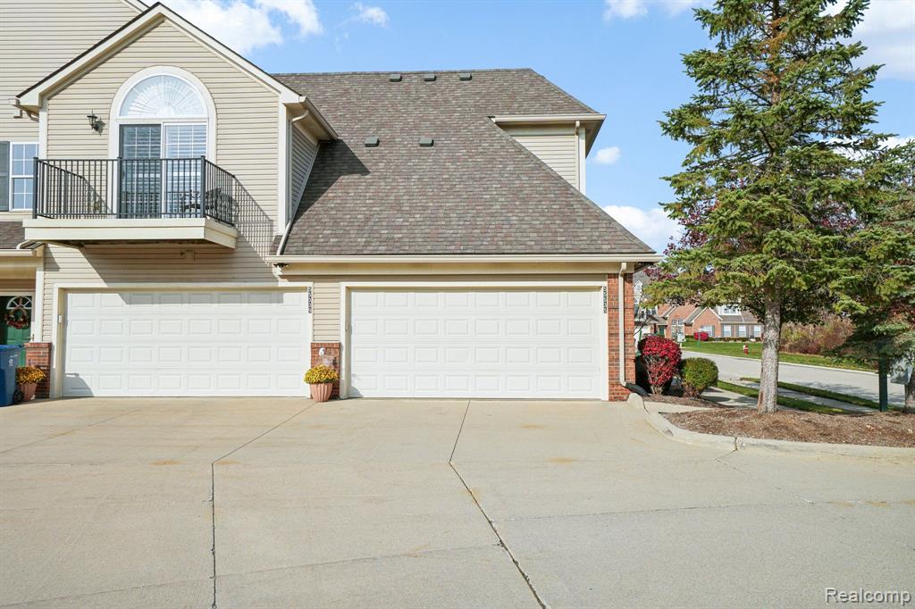 55535 AMBASSADOR, Shelby Twp, MI 48316 — Photo 3