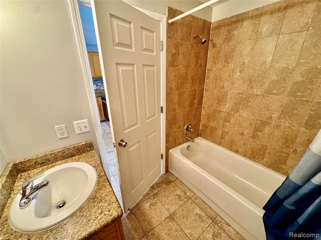 45678 Kennedy Avenue, Utica, MI 48315 — Photo 14