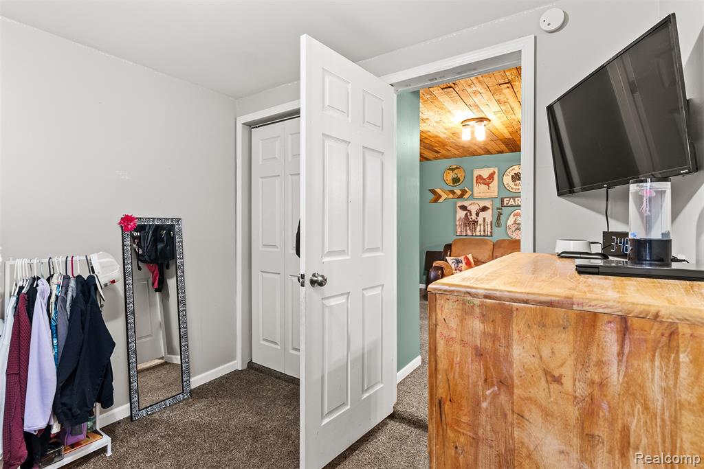 7250 Frances Road, Flushing, MI 48433 — Photo 28