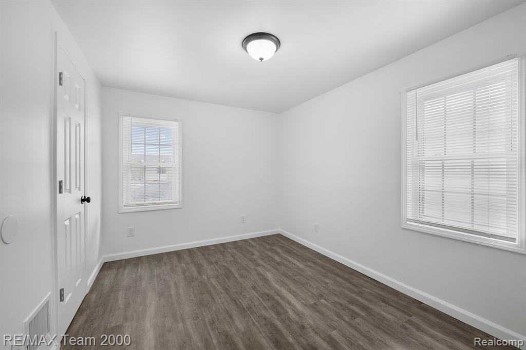 6446 CALHOUN Street, Dearborn, MI 48126 — Photo 10