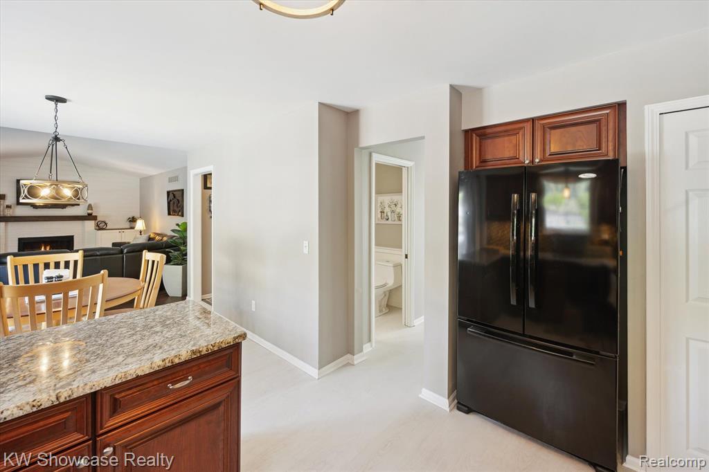 870 Chatham Drive, Milford, MI 48381 — Photo 23