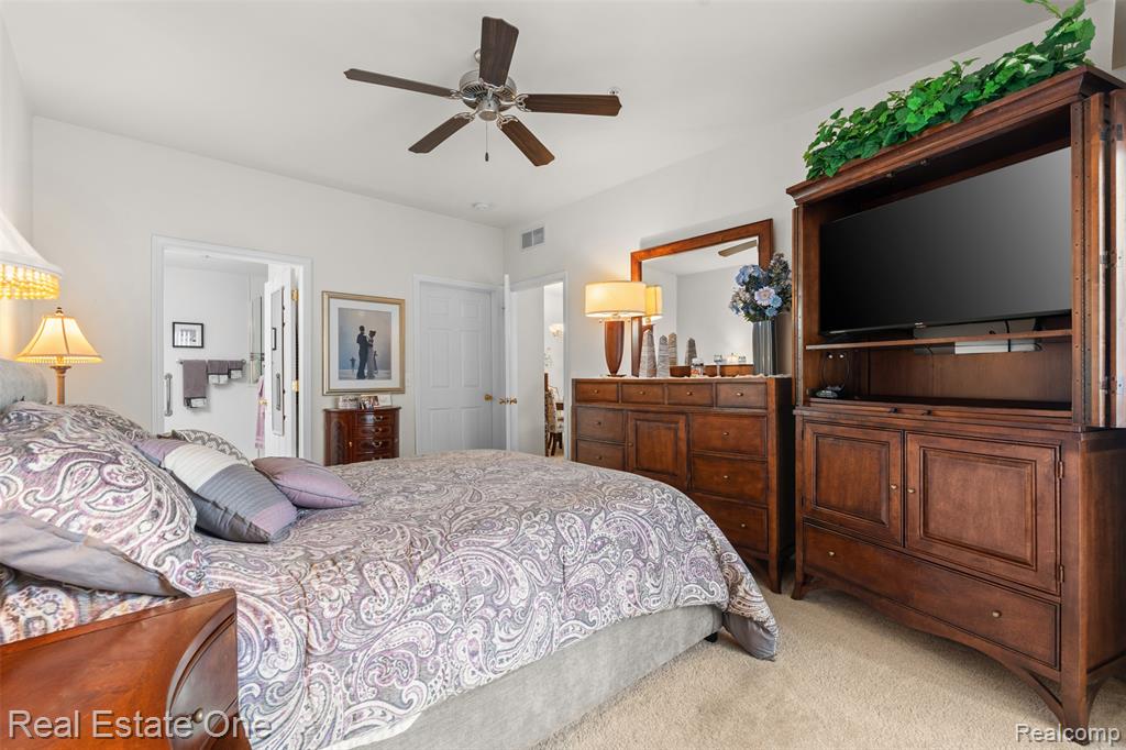 48436 Maplehurst Drive, Shelby Twp, MI 48317 — Photo 15