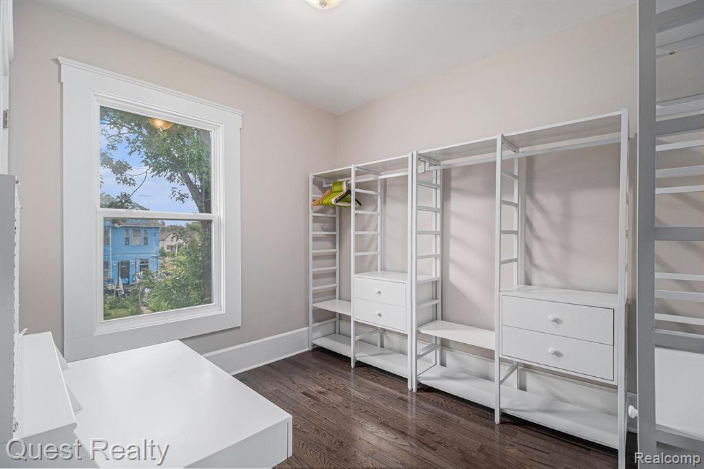 2499 BALDWIN Street, Detroit, MI 48214 — Photo 20