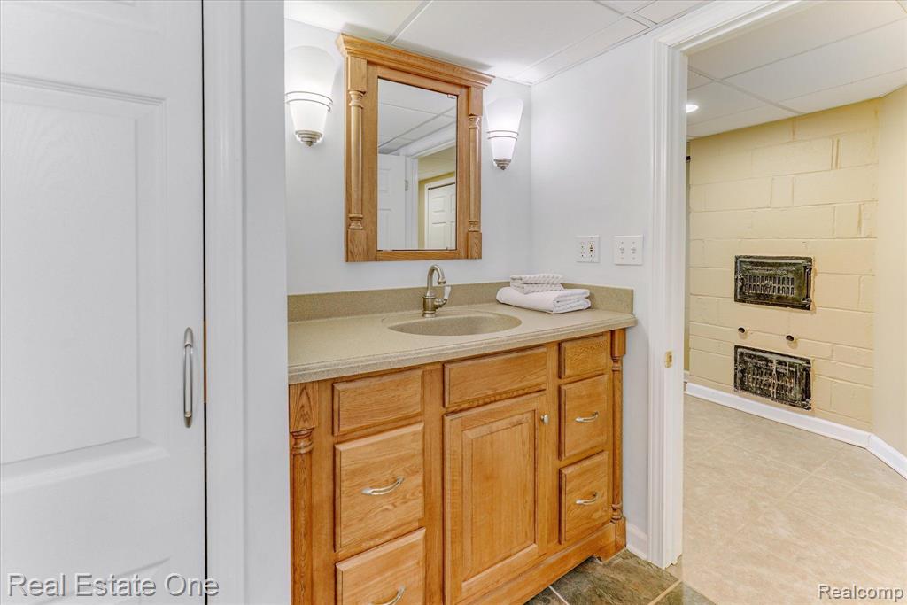 488 ORCHARDALE Drive, Rochester Hills, MI 48309 — Photo 64
