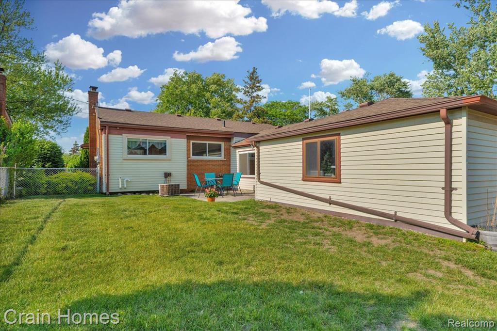 846 Moulin Avenue, Madison Heights, MI 48071 — Photo 30