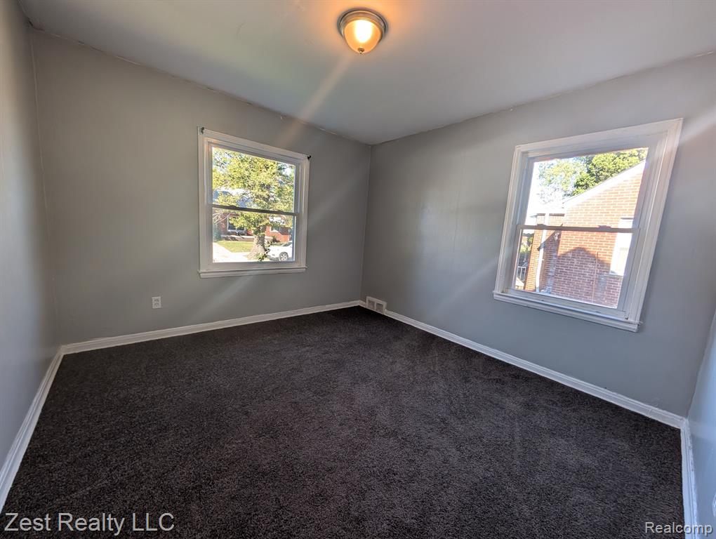 231 W BRENTWOOD Street, Highland Park, MI 48203 — Photo 11