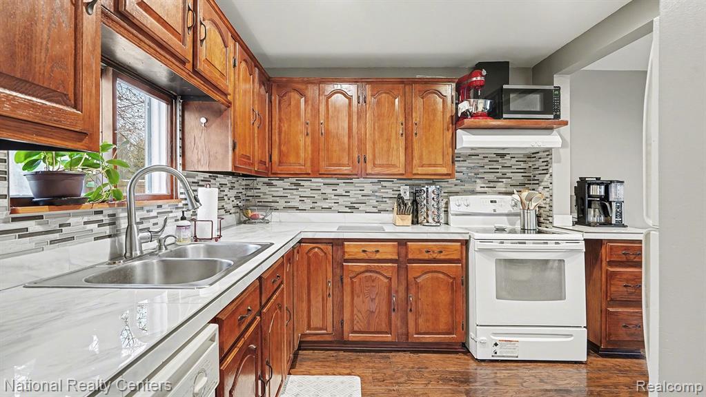 15643 Fry Street, Plymouth, MI 48170 — Photo 16