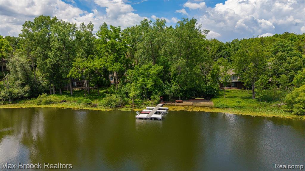 4872 Cliffside Drive, West Bloomfield, MI 48323 — Photo 40