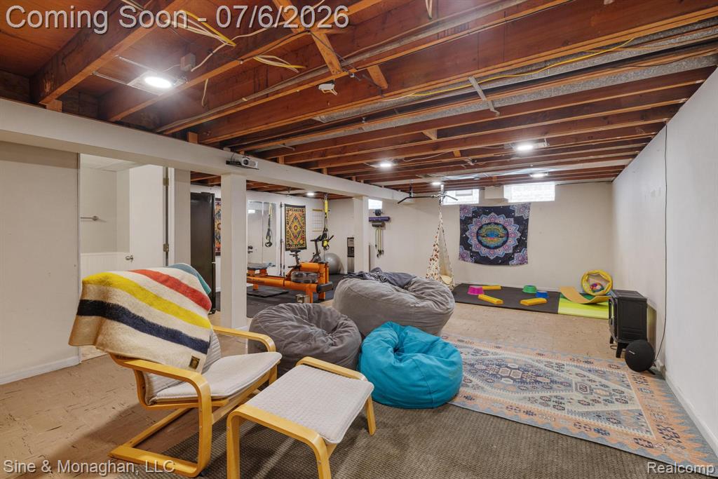 977 ROSLYN Road, Grosse Pointe Woods, MI 48236 — Photo 27