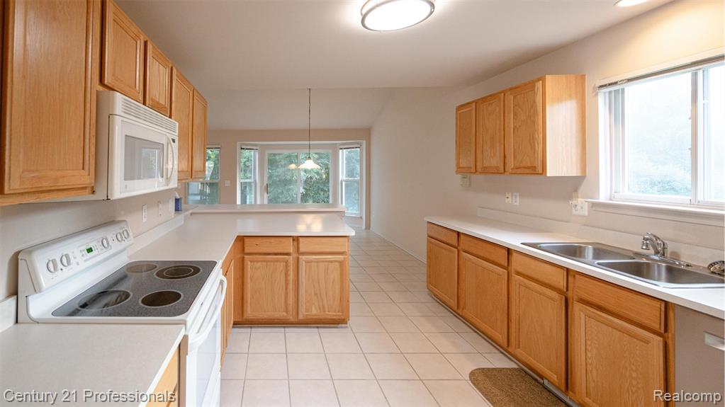 4193 Shorebrook Drive, #68, Sterling Heights, MI 48314 — Photo 20