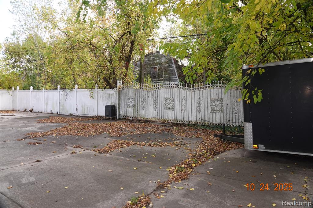 194 Farrand Park, Highland Park, MI 48203 — Photo 14