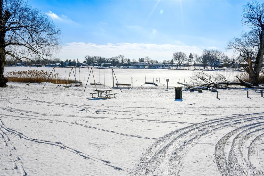 884 Eugene Drive, Oxford, MI 48371 — Photo 58