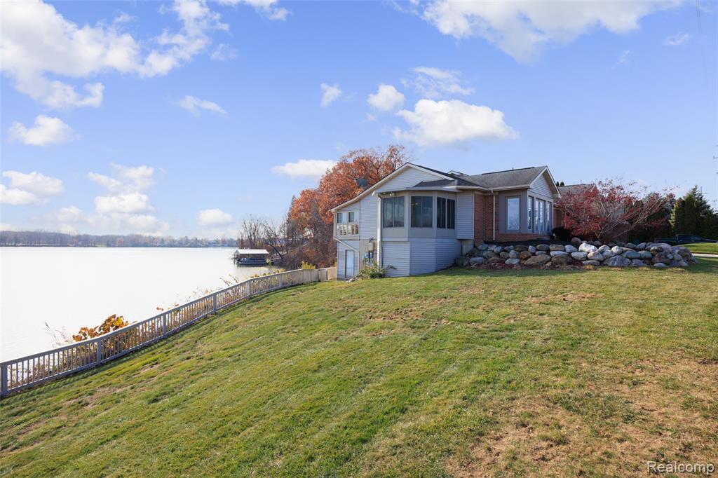 41841 S Service Drive, Belleville, MI 48111 — Photo 42