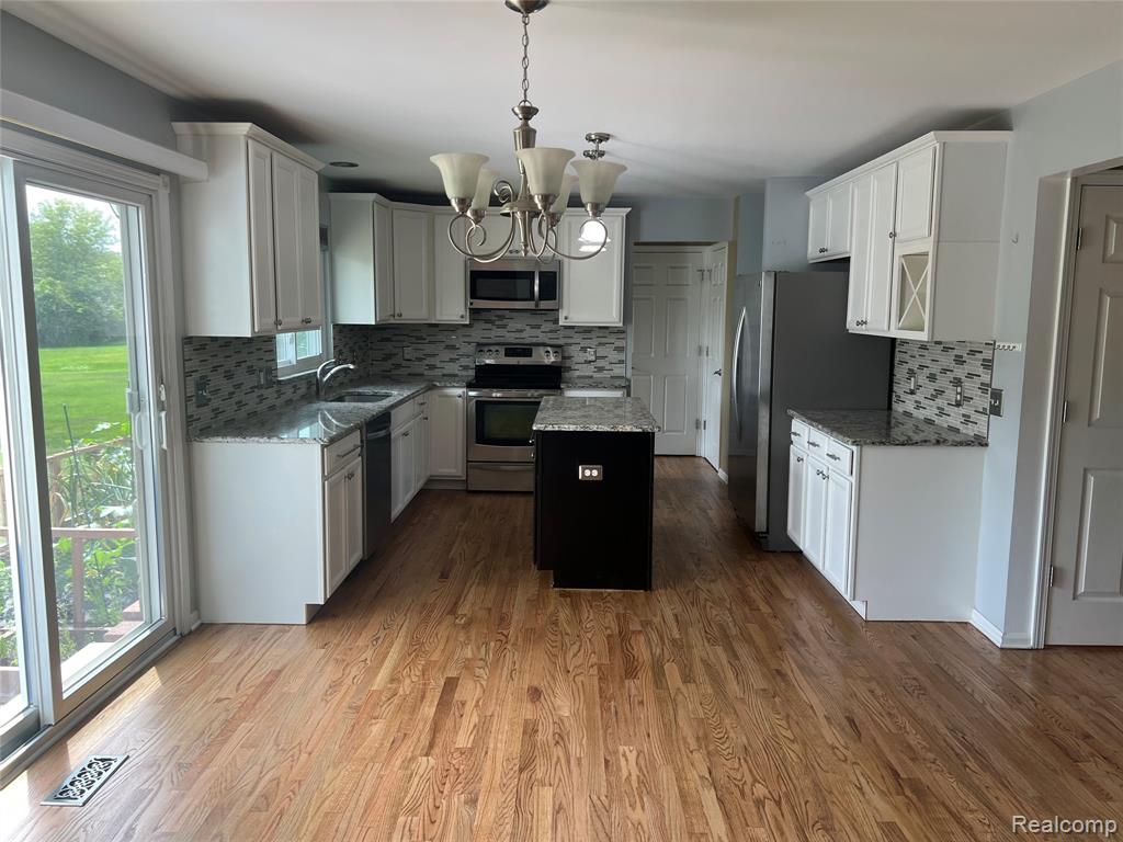 7753 Turrillium Lane, Waterford, MI 48327 — Photo 4