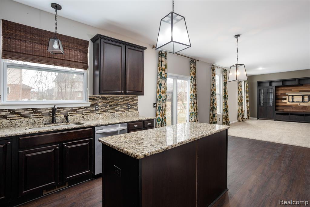 27086 MAXWELL, Novi, MI — Photo 11