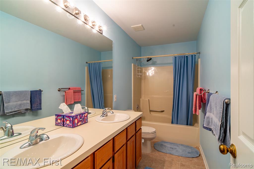 6676 Lambeth Way, Canton, MI 48187 — Photo 35