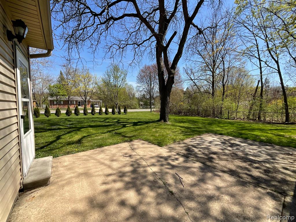 3674 OAKWOOD Street, Ann Arbor, MI 48104 — Photo 8