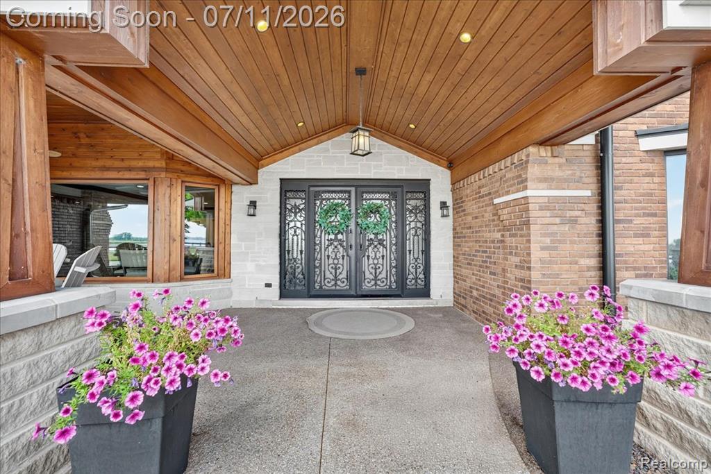 23750 E River Road, Grosse Ile, MI 48138 — Photo 2