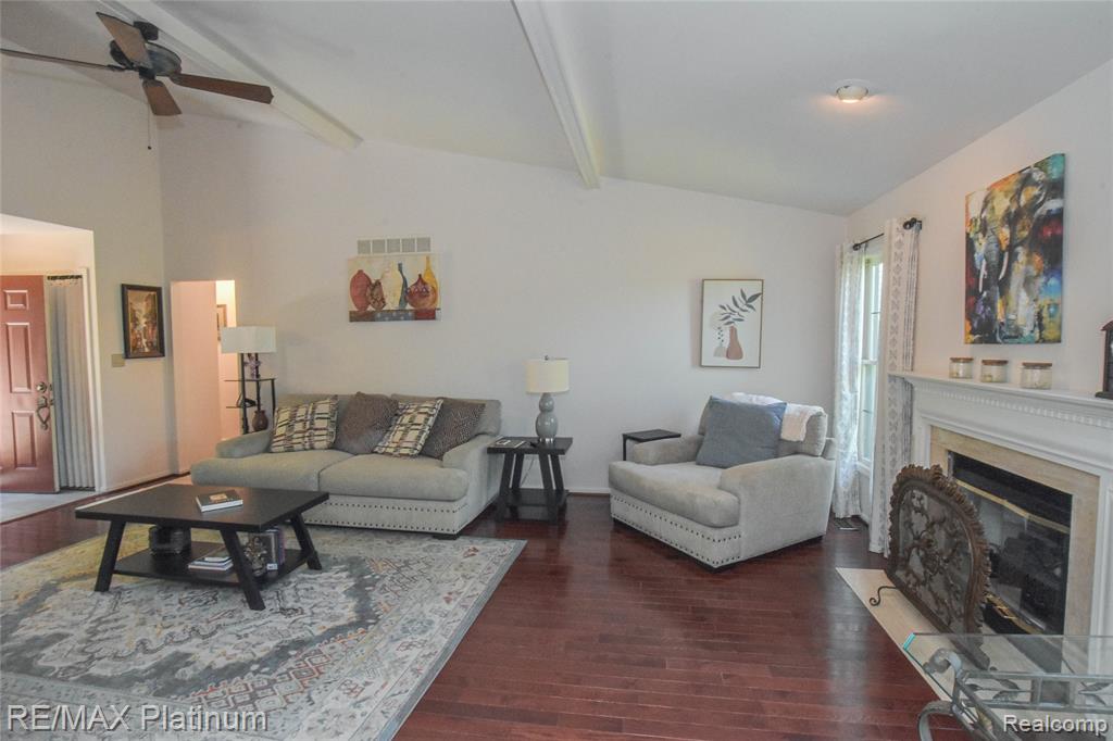 816 Maplewood Court, Brighton, MI 48116 — Photo 15