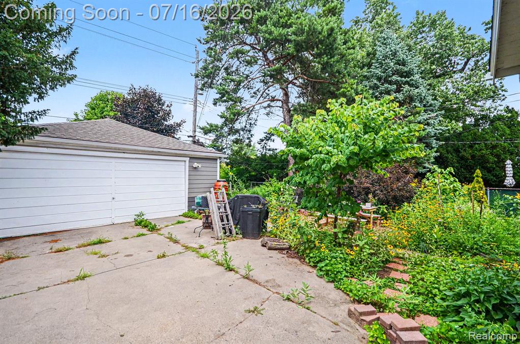 440 W Saratoga Street, Ferndale, MI 48220 — Photo 31