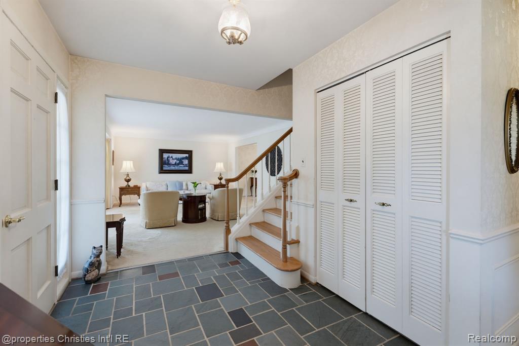 5600 Woodwind Drive, Bloomfield Hills, MI 48301 — Photo 19