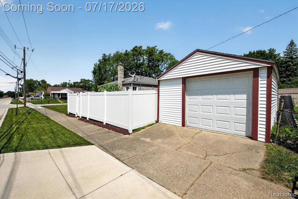 11014 Garden Street, Livonia, MI 48150 — Photo 35